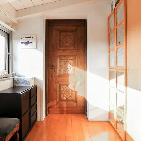 Apartment Plum Guide - Sailor's Solace Milan