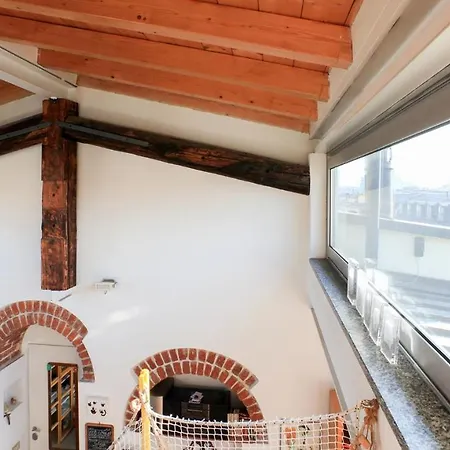 Plum Guide - Sailor's Solace Apartment Milan